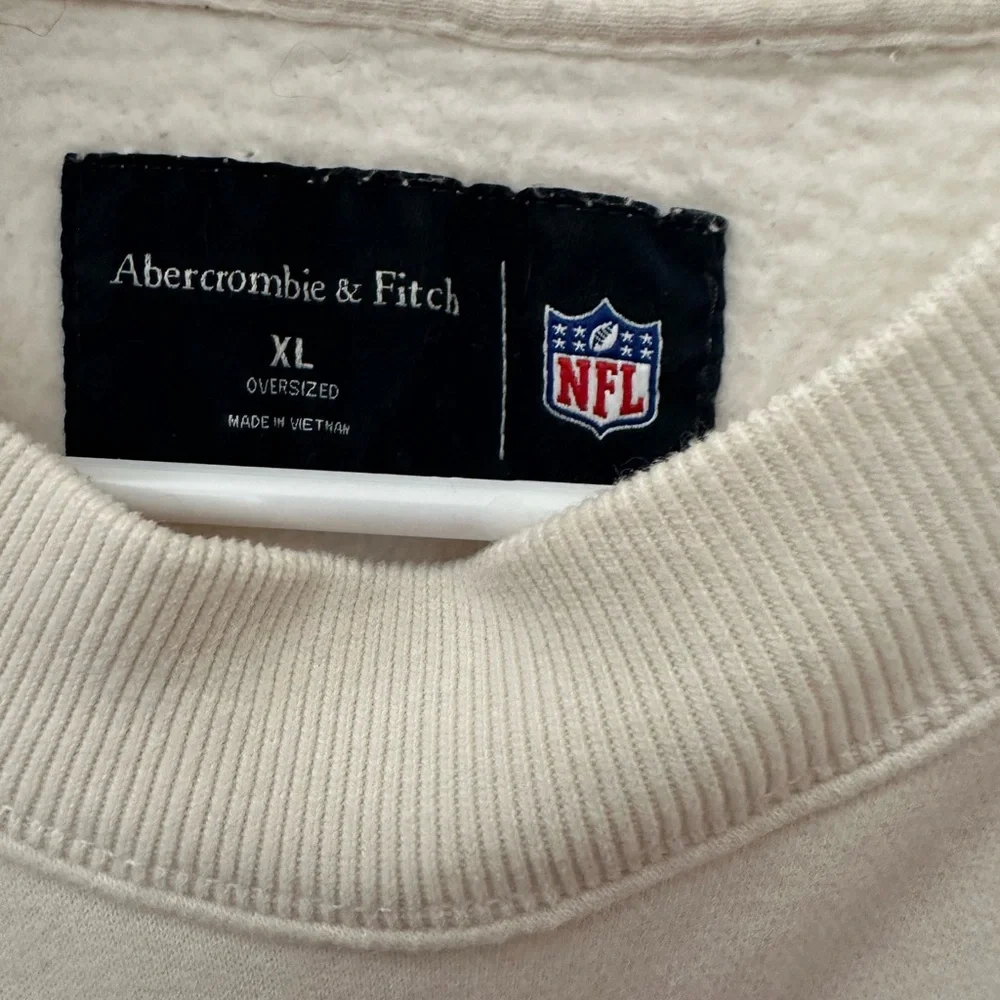 Abercrombie & Fitch Dallas Cowboys Crewneck Sweater - Picture 3 of 3